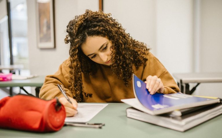 Student with Executive Functioning Disorders Studying in College