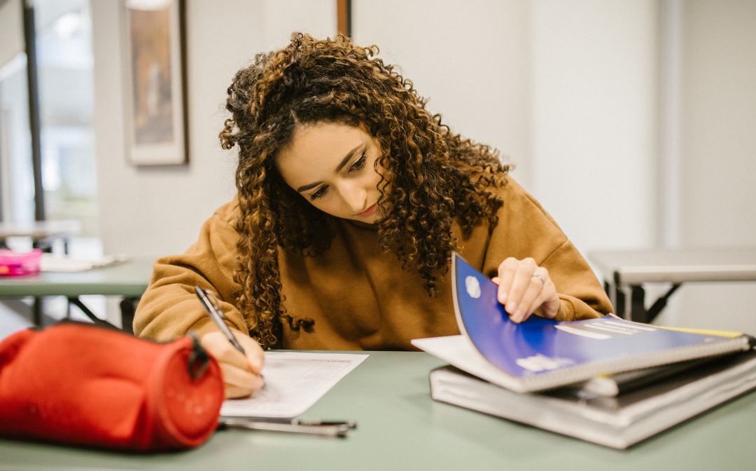 Student with Executive Functioning Disorders Studying in College